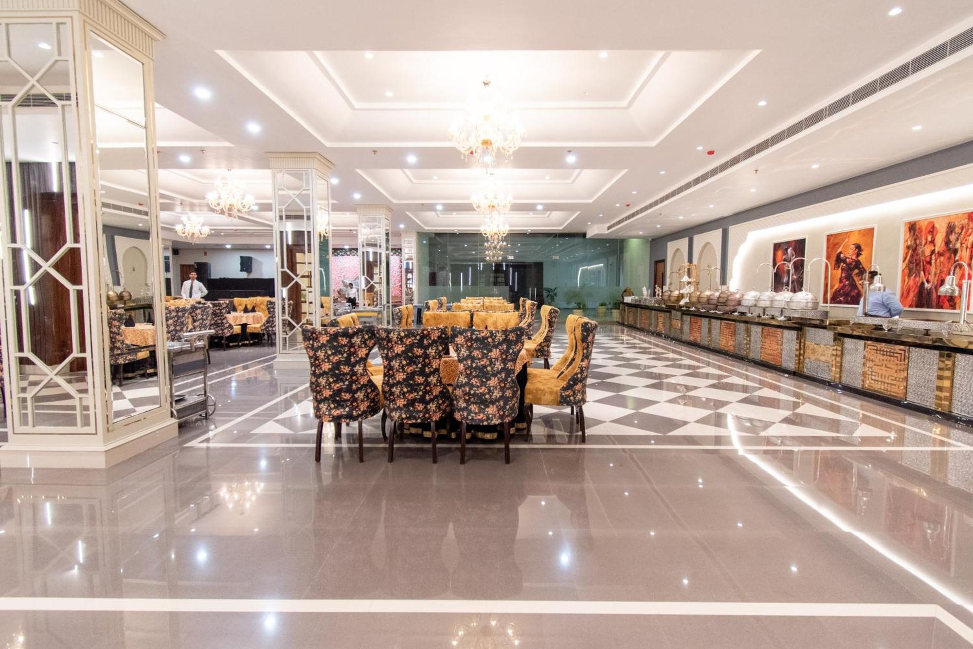 Hotel Miracle Resort Phagwāra Kültér fotó